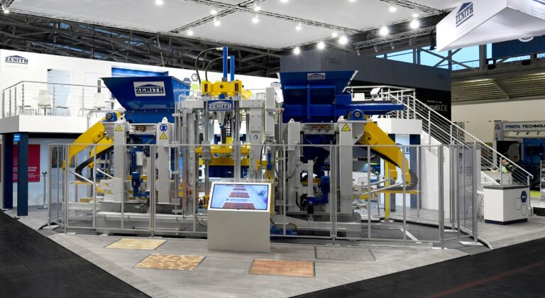 操縦可能なコンクリートブロックマシンDirksen Sierbetonにレールを必要としない